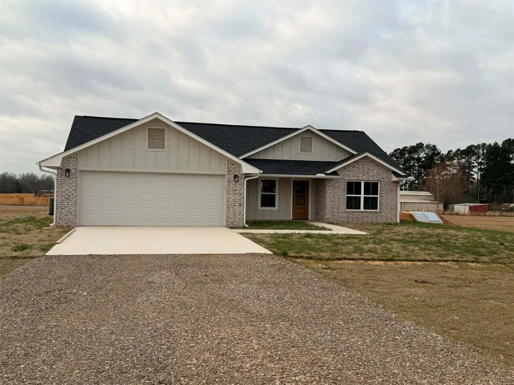 2915 E 2090 ROAD Hugo, OK 74743
