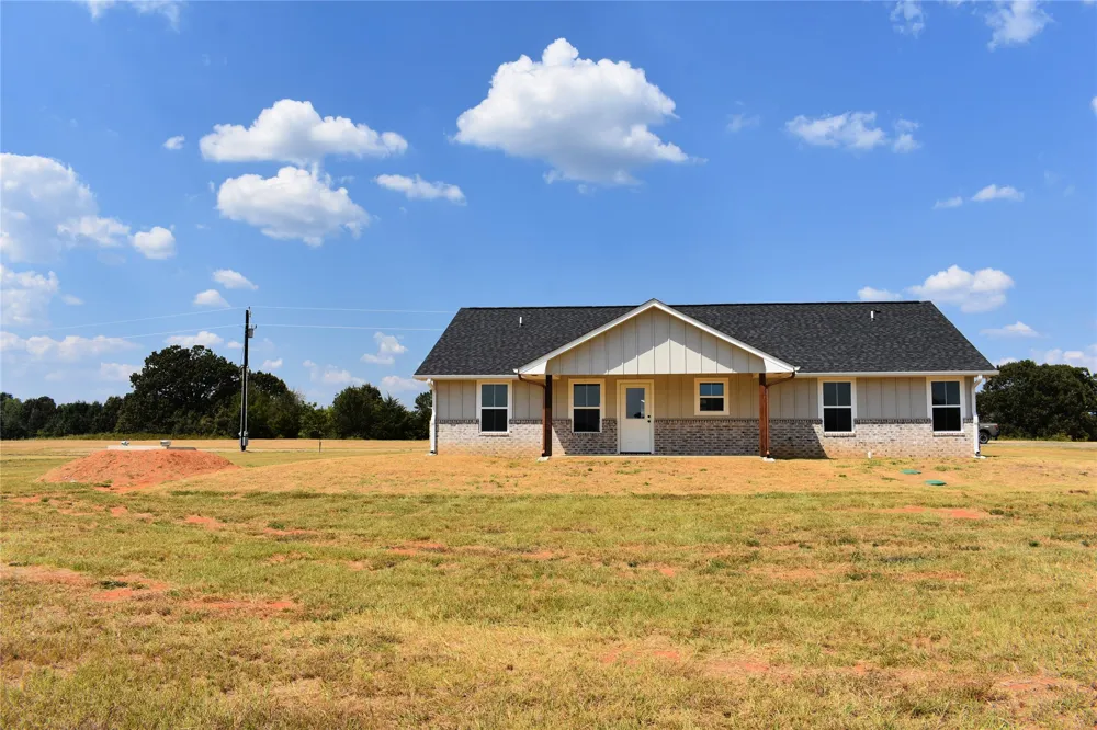 2915 E 2090 ROAD Hugo, OK 74743