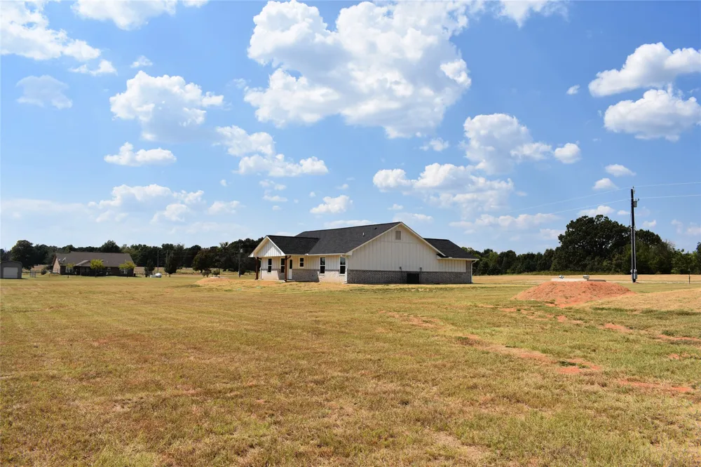 2915 E 2090 ROAD Hugo, OK 74743
