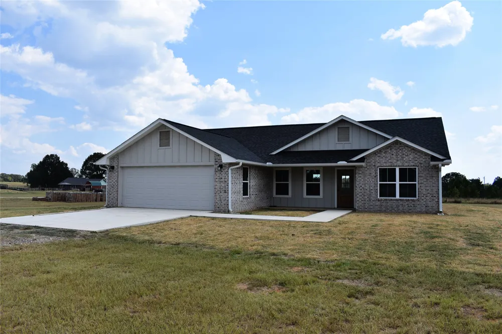 2915 E 2090 ROAD Hugo, OK 74743