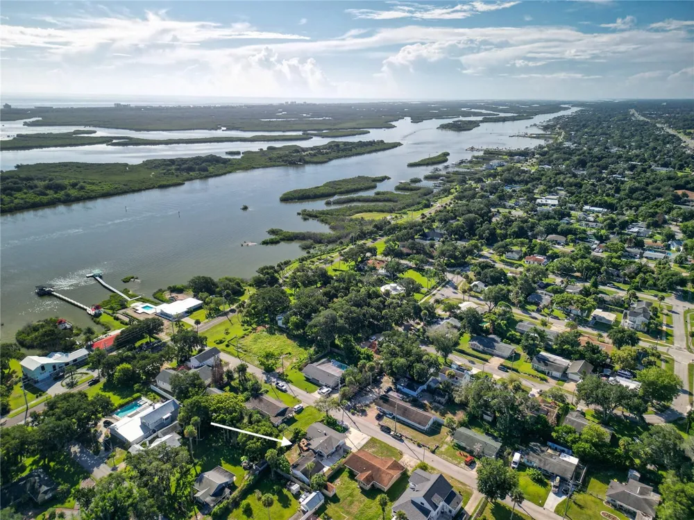 125 DIXWOOD AVENUE Edgewater, FL 32132
