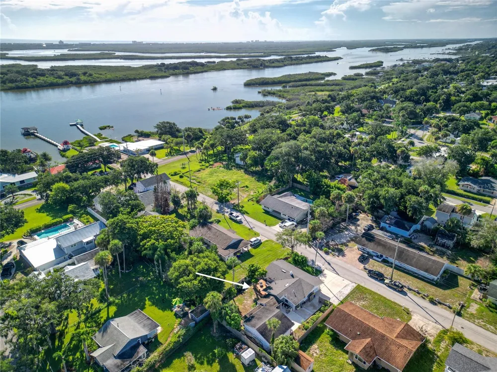 125 DIXWOOD AVENUE Edgewater, FL 32132