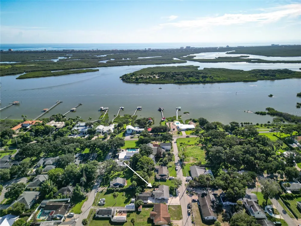 125 DIXWOOD AVENUE Edgewater, FL 32132