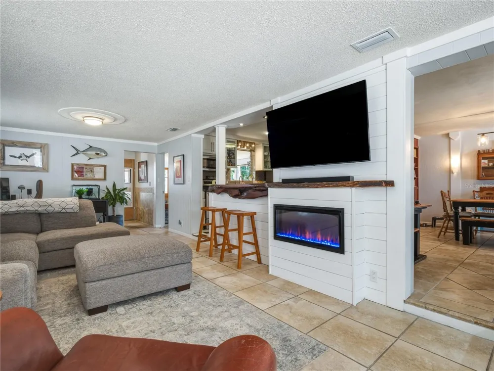 125 DIXWOOD AVENUE Edgewater, FL 32132