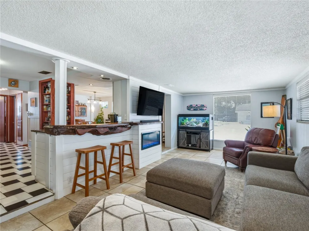 125 DIXWOOD AVENUE Edgewater, FL 32132