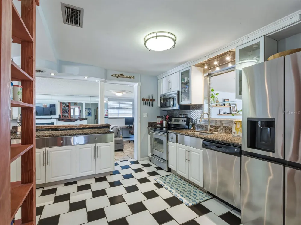 125 DIXWOOD AVENUE Edgewater, FL 32132