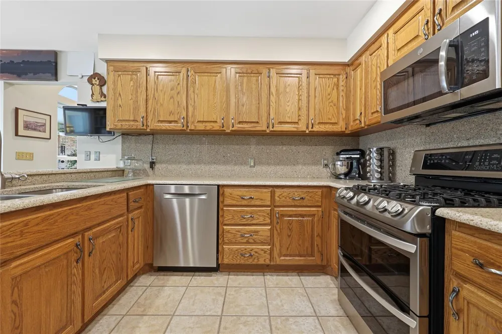 215 SW 136TH STREET Newberry, FL 32669