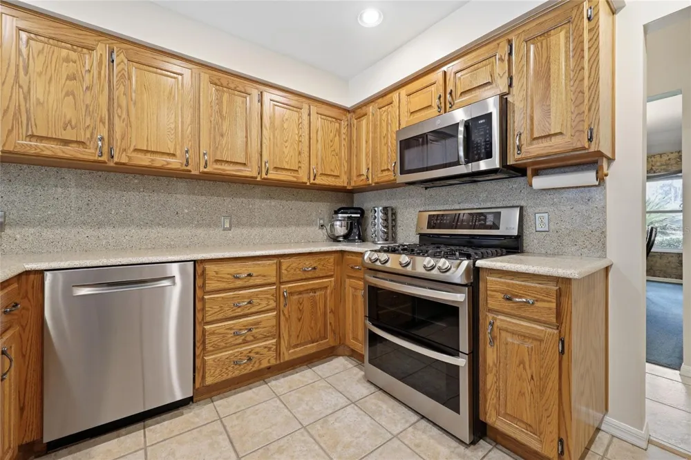 215 SW 136TH STREET Newberry, FL 32669