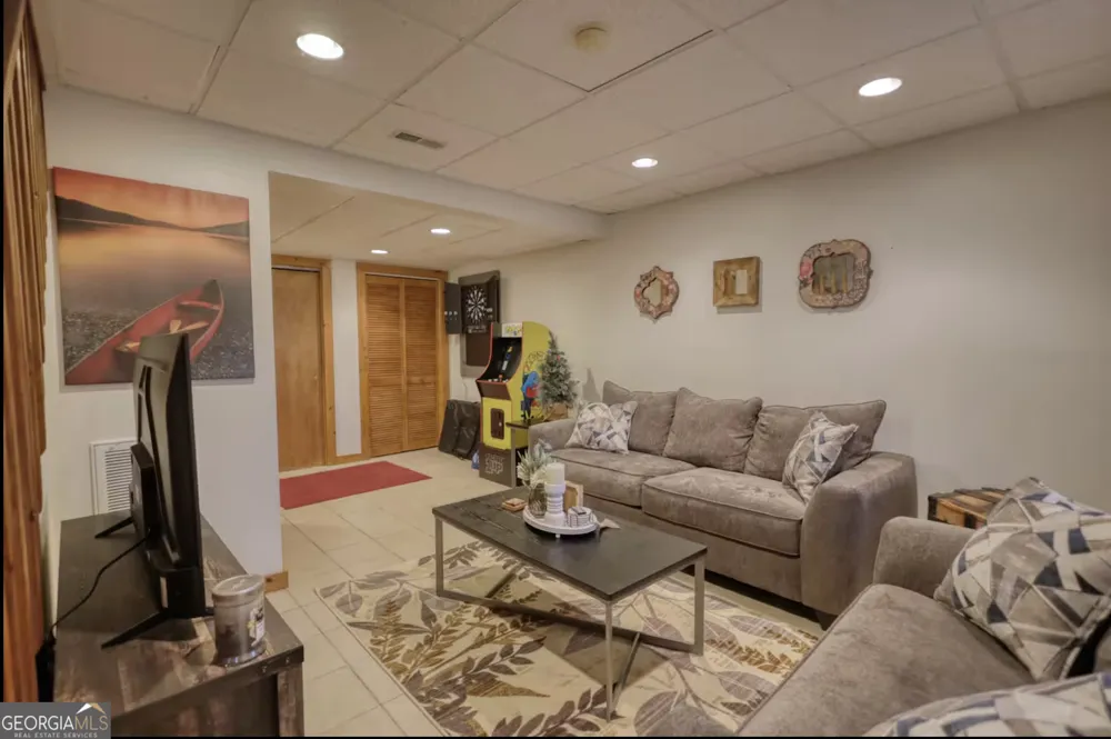 2531 Hunter RD Hiawassee, GA 30546