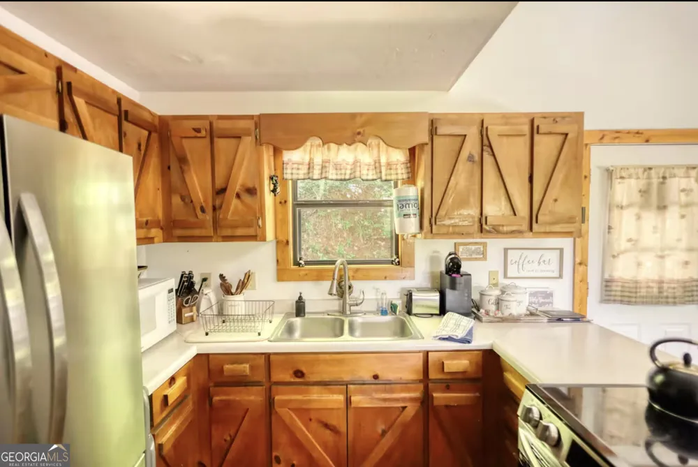 2531 Hunter RD Hiawassee, GA 30546
