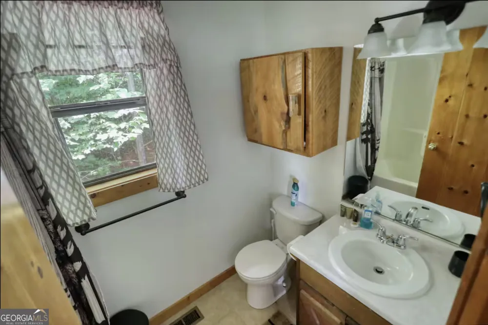 2531 Hunter RD Hiawassee, GA 30546