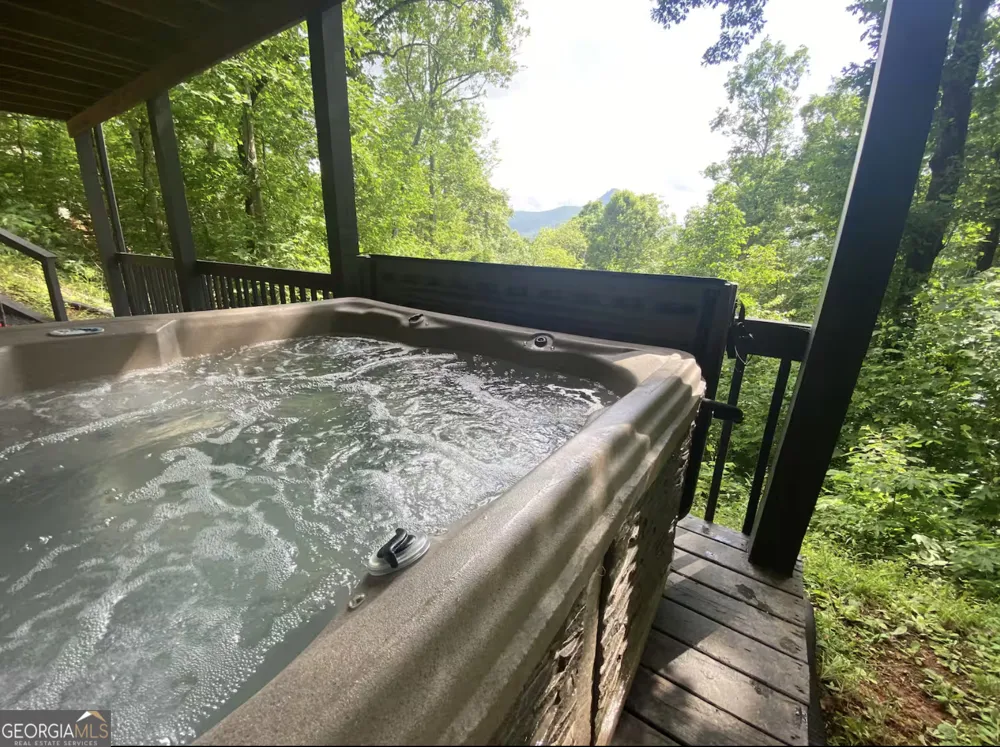 2531 Hunter RD Hiawassee, GA 30546