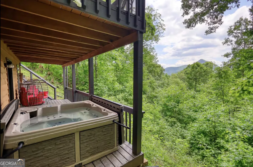 2531 Hunter RD Hiawassee, GA 30546