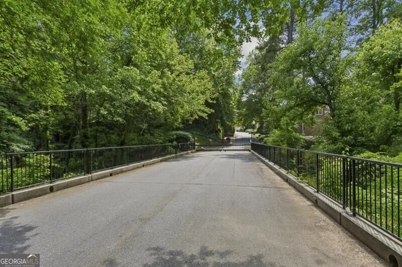 4223 Wieuca Overlook NE Atlanta, GA 30342