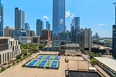 360 Nueces Street #1407