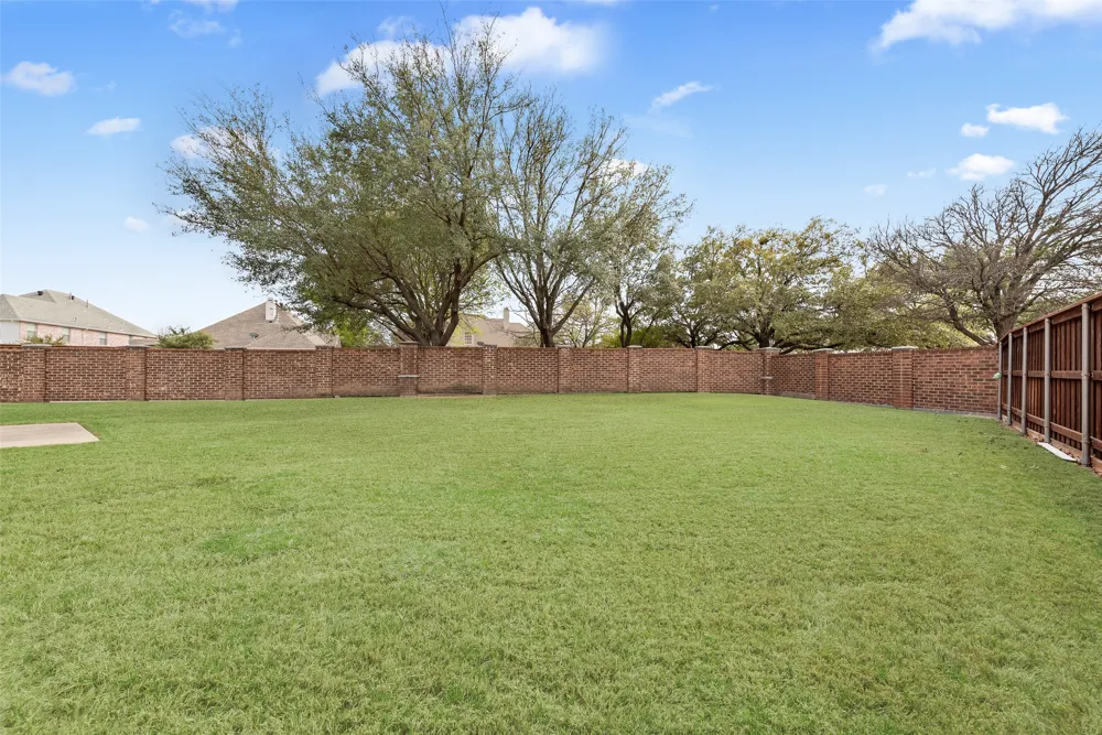 5736 New Castle Drive Richardson, TX 75082