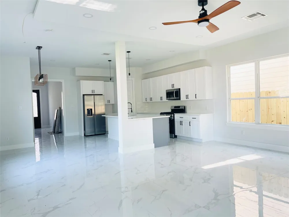 7203 Weyburn Street Houston, TX 77028