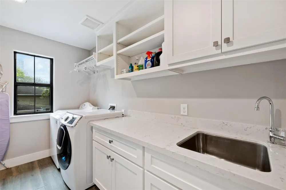 2928 Suffolk Drive Houston, TX 77027