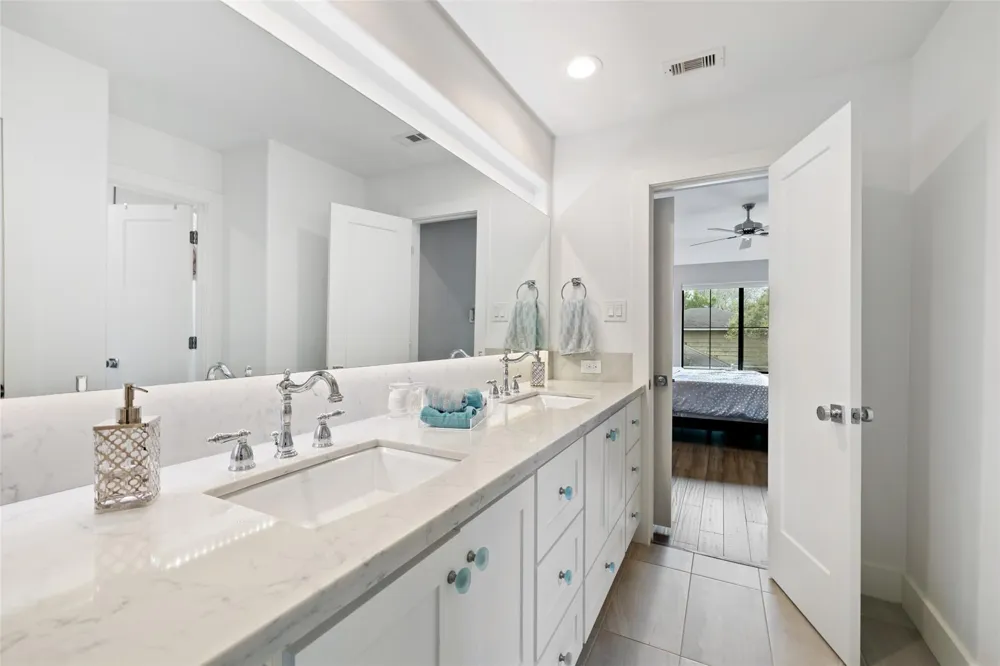 2928 Suffolk Drive Houston, TX 77027
