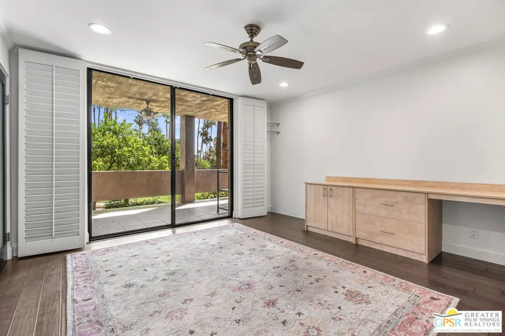 1660 S La Reina Way #1A Palm Springs, CA 92264