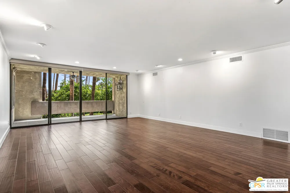 1660 S La Reina Way #1A Palm Springs, CA 92264