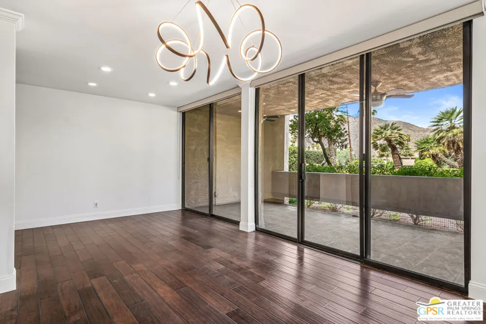 1660 S La Reina Way #1A Palm Springs, CA 92264