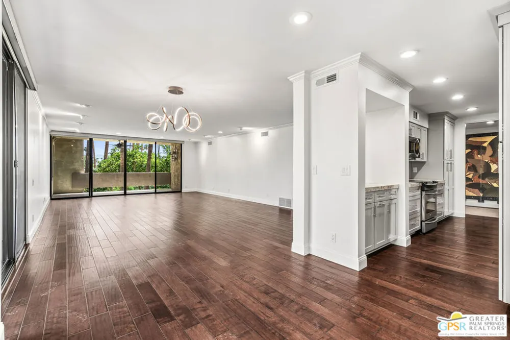 1660 S La Reina Way #1A Palm Springs, CA 92264