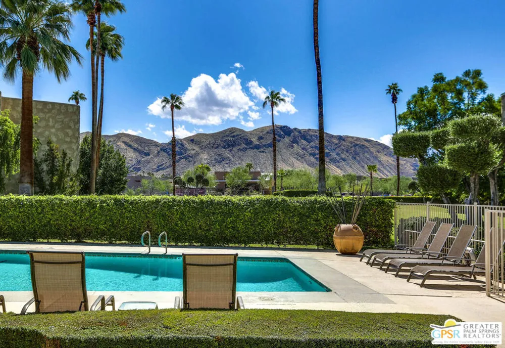 1660 S La Reina Way #1A Palm Springs, CA 92264