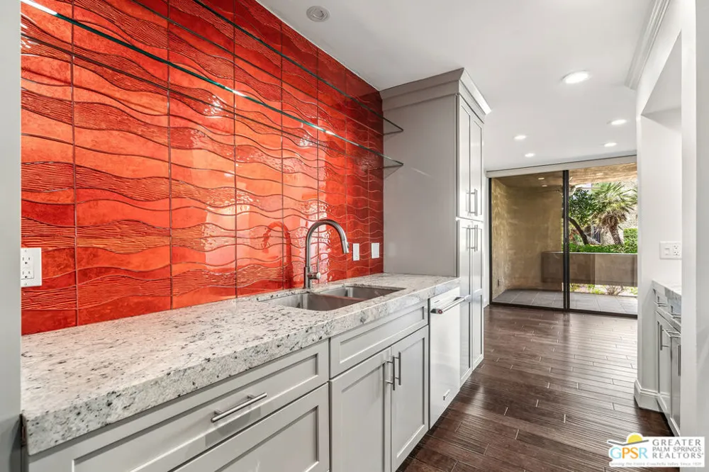 1660 S La Reina Way #1A Palm Springs, CA 92264
