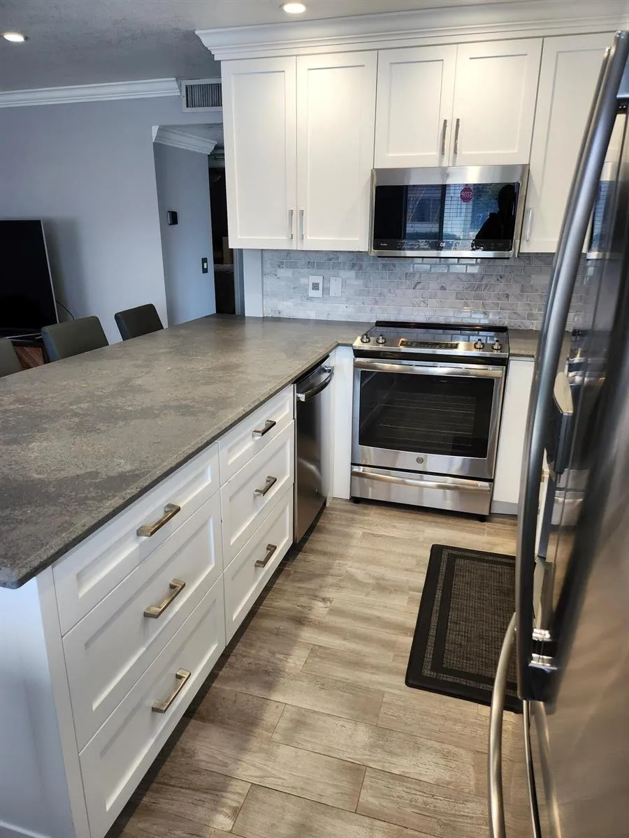 3000 Lake Osborne Drive #111 Lake Worth, FL 33461