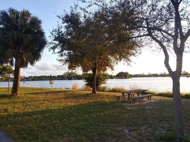3000 Lake Osborne Drive #111 Lake Worth, FL 33461