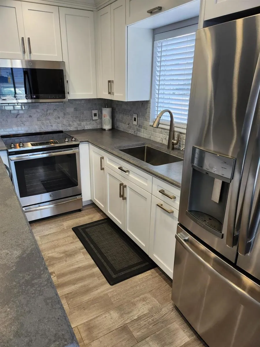 3000 Lake Osborne Drive #111 Lake Worth, FL 33461