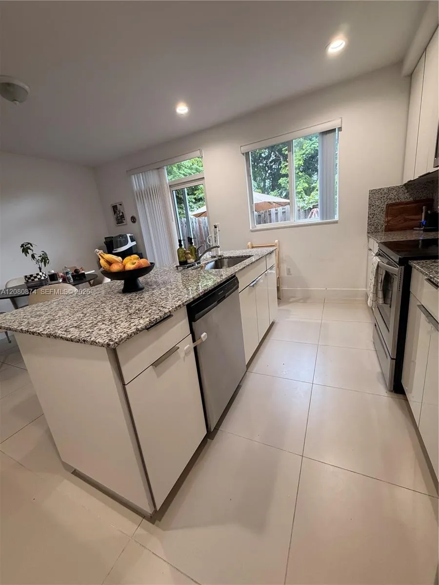14049 SW 126th Path Miami, FL 33186
