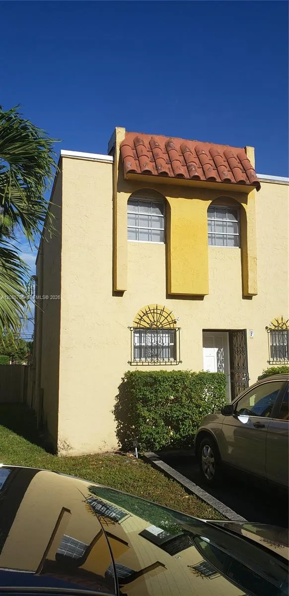 11 Olive Dr #F Hialeah, FL 33010