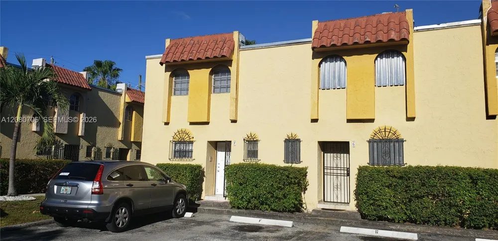11 Olive Dr #F Hialeah, FL 33010