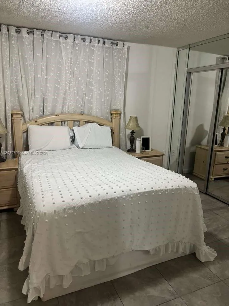 11 Olive Dr #F Hialeah, FL 33010