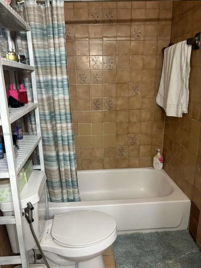 11 Olive Dr #F Hialeah, FL 33010