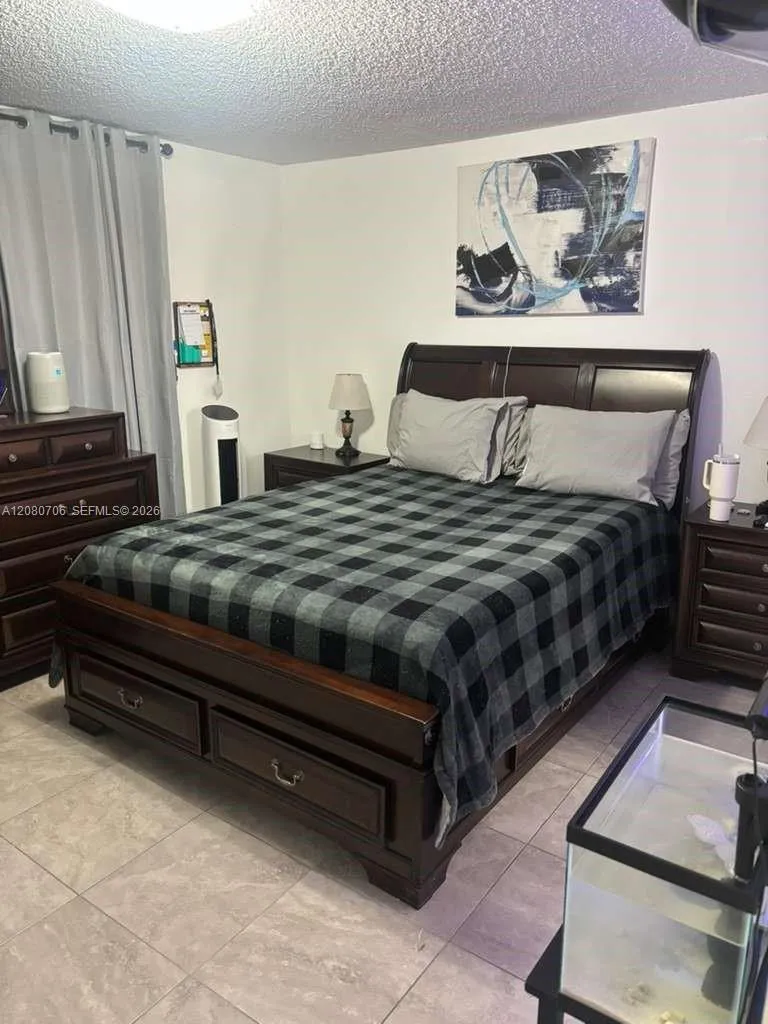 11 Olive Dr #F Hialeah, FL 33010