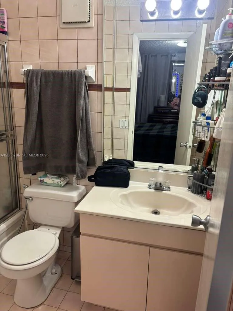 11 Olive Dr #F Hialeah, FL 33010