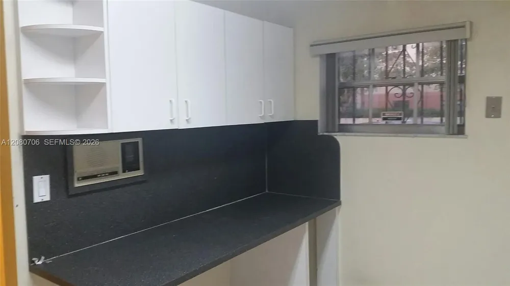 11 Olive Dr #F Hialeah, FL 33010