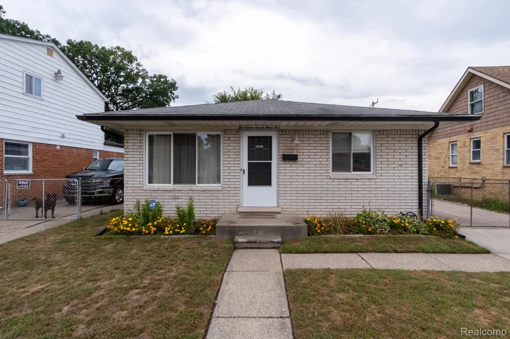 27735 Osmun Street Madison Heights City, MI 48071