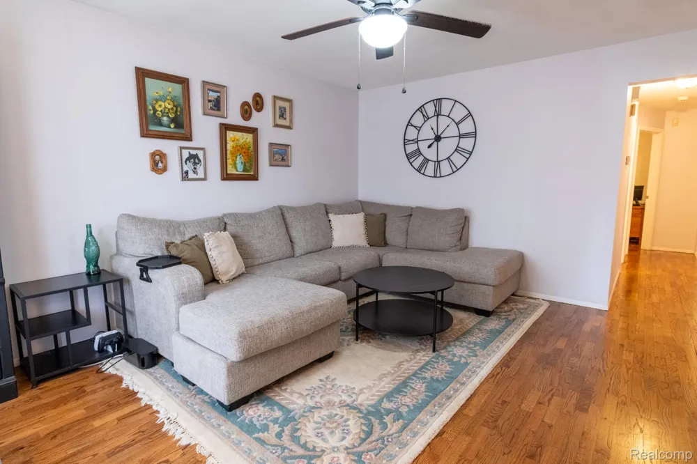 27735 Osmun Street Madison Heights City, MI 48071