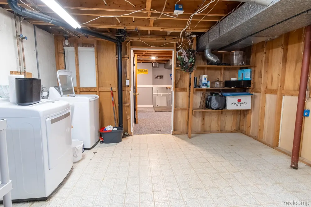27735 Osmun Street Madison Heights City, MI 48071