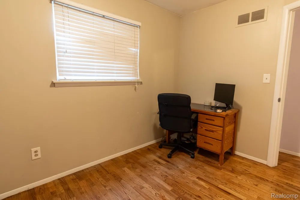 27735 Osmun Street Madison Heights City, MI 48071
