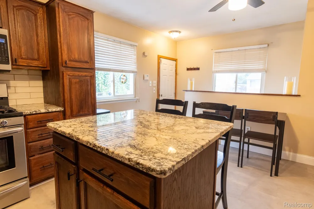27735 Osmun Street Madison Heights City, MI 48071