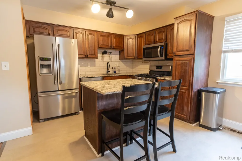 27735 Osmun Street Madison Heights City, MI 48071