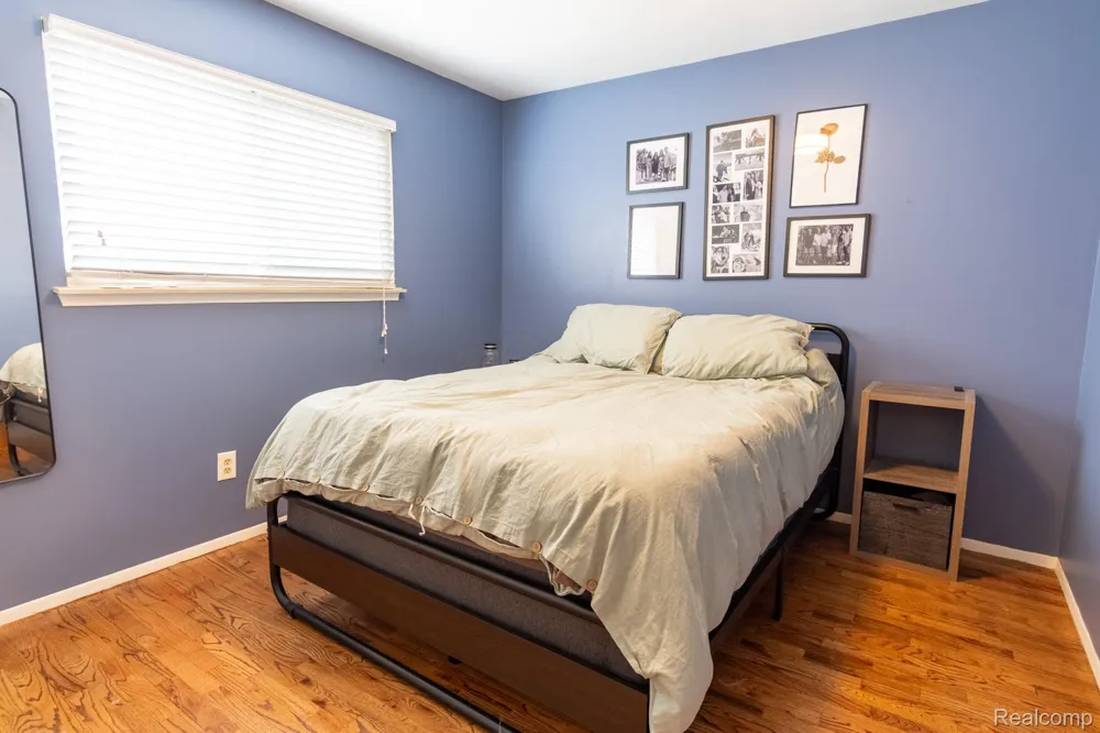 27735 Osmun Street Madison Heights City, MI 48071