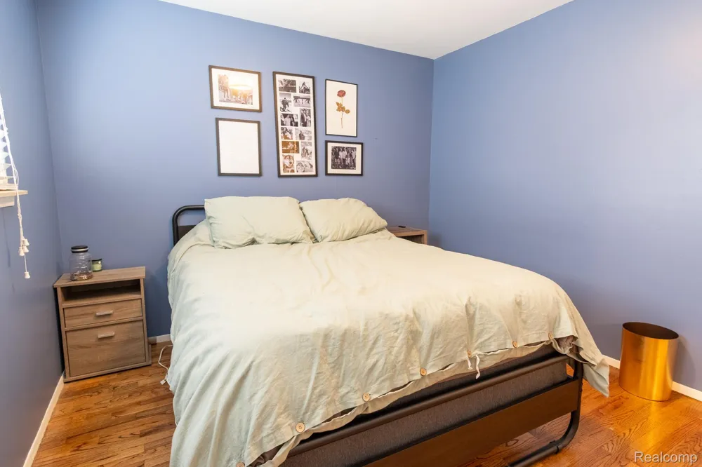 27735 Osmun Street Madison Heights City, MI 48071