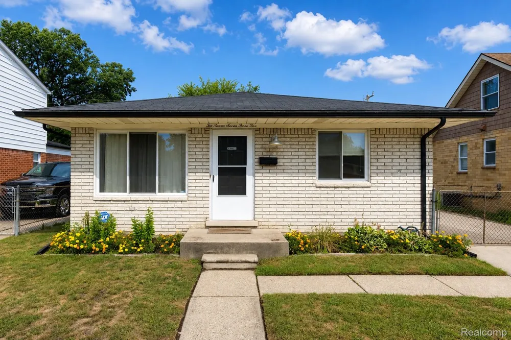 27735 Osmun Street Madison Heights City, MI 48071