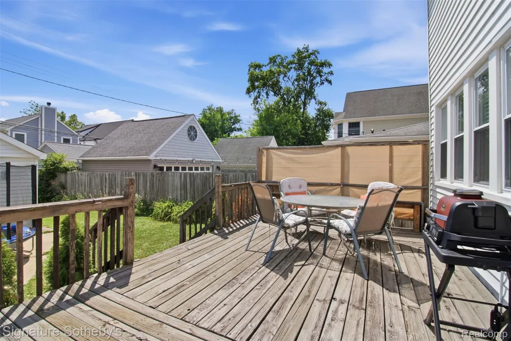 748 Ruffner Avenue Birmingham City, MI 48009